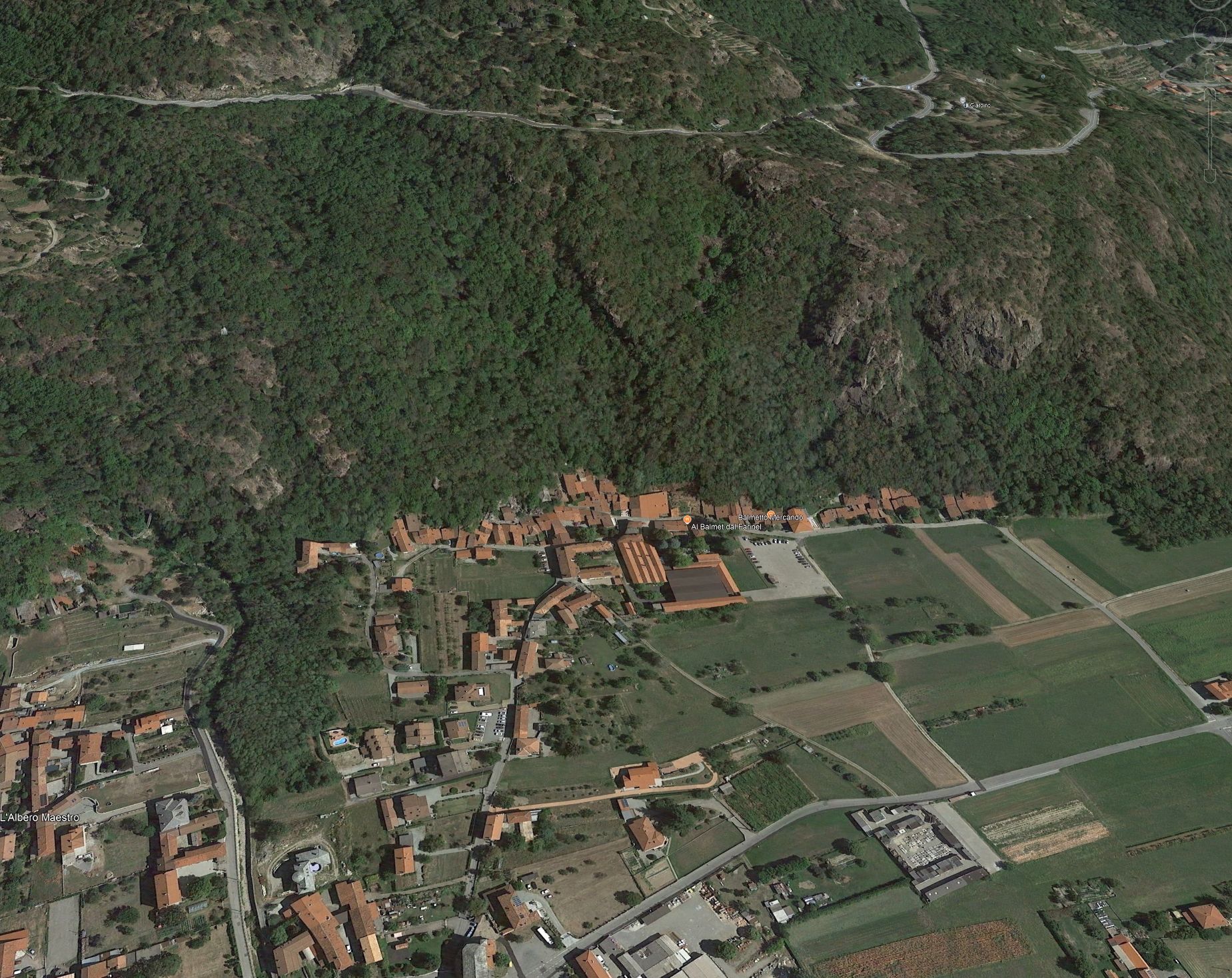 Prospettiva dei balmetti posti al piede della frana presso Borgofranco di Ivrea Prospettiva dei balmetti posti al piede della frana presso Borgofranco di Ivrea